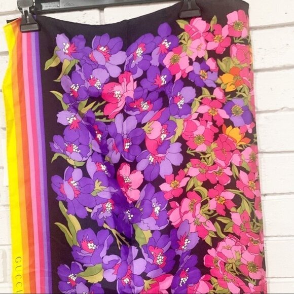 Gucci Silk Degrade Black Multicolor Floral Square Scarf - Picture 10 of 16